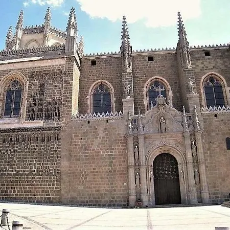 El Patio De La Juderia * Toledo
